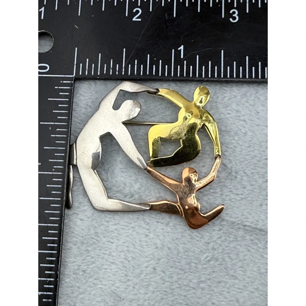 Vintage Family Unity Far Fetched Brooch Dancers Signed‎